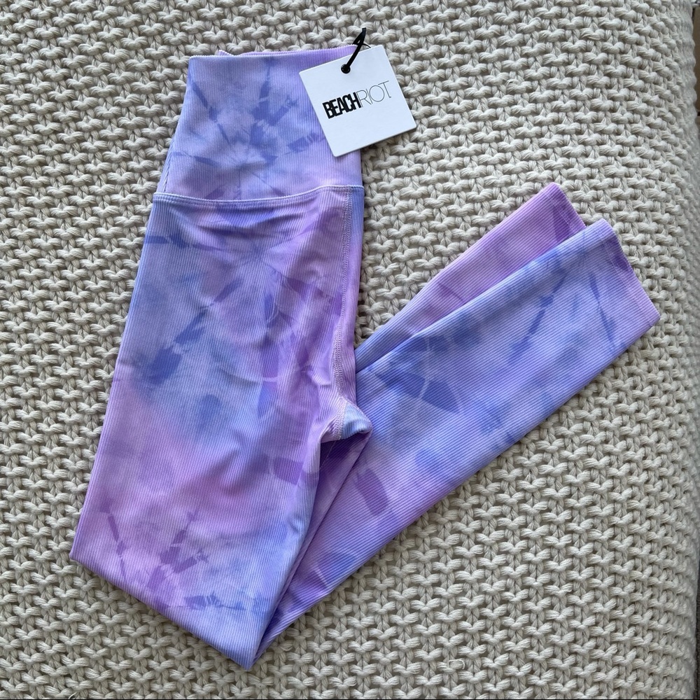 BEACH RIOT 💜 Lavender Tie Dye Leggings